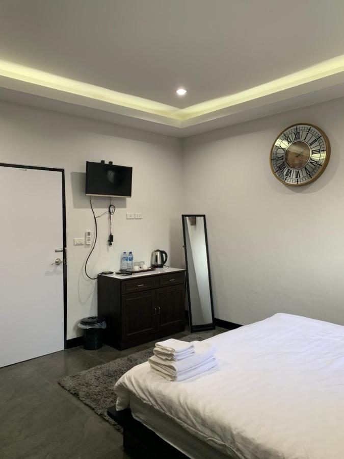 Youniverse Homestay เชียงใหม่ ภายนอก รูปภาพ