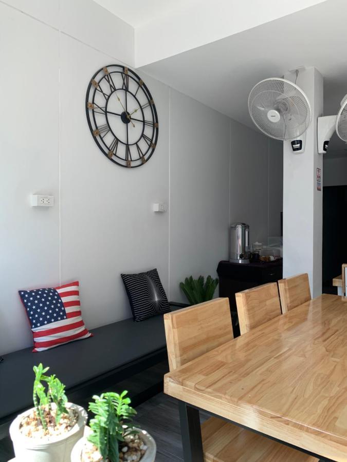 Youniverse Homestay เชียงใหม่ ภายนอก รูปภาพ